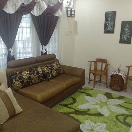 Kh Homestay Comfy N Calm Seri Manjung Exteriör bild