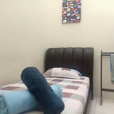 Kh Homestay Comfy N Calm Seri Manjung Exteriör bild
