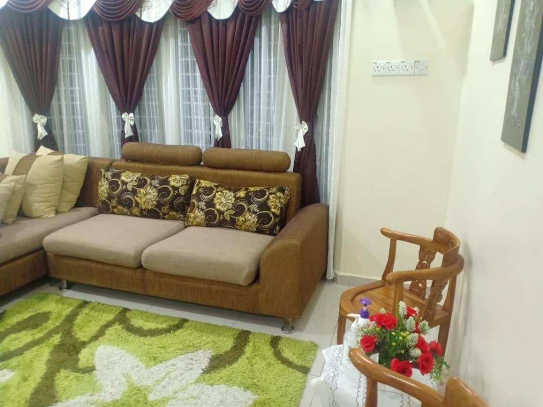 Kh Homestay Comfy N Calm Seri Manjung Exteriör bild