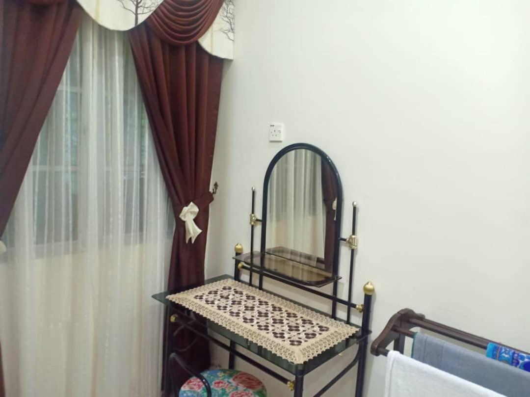 Kh Homestay Comfy N Calm Seri Manjung Exteriör bild