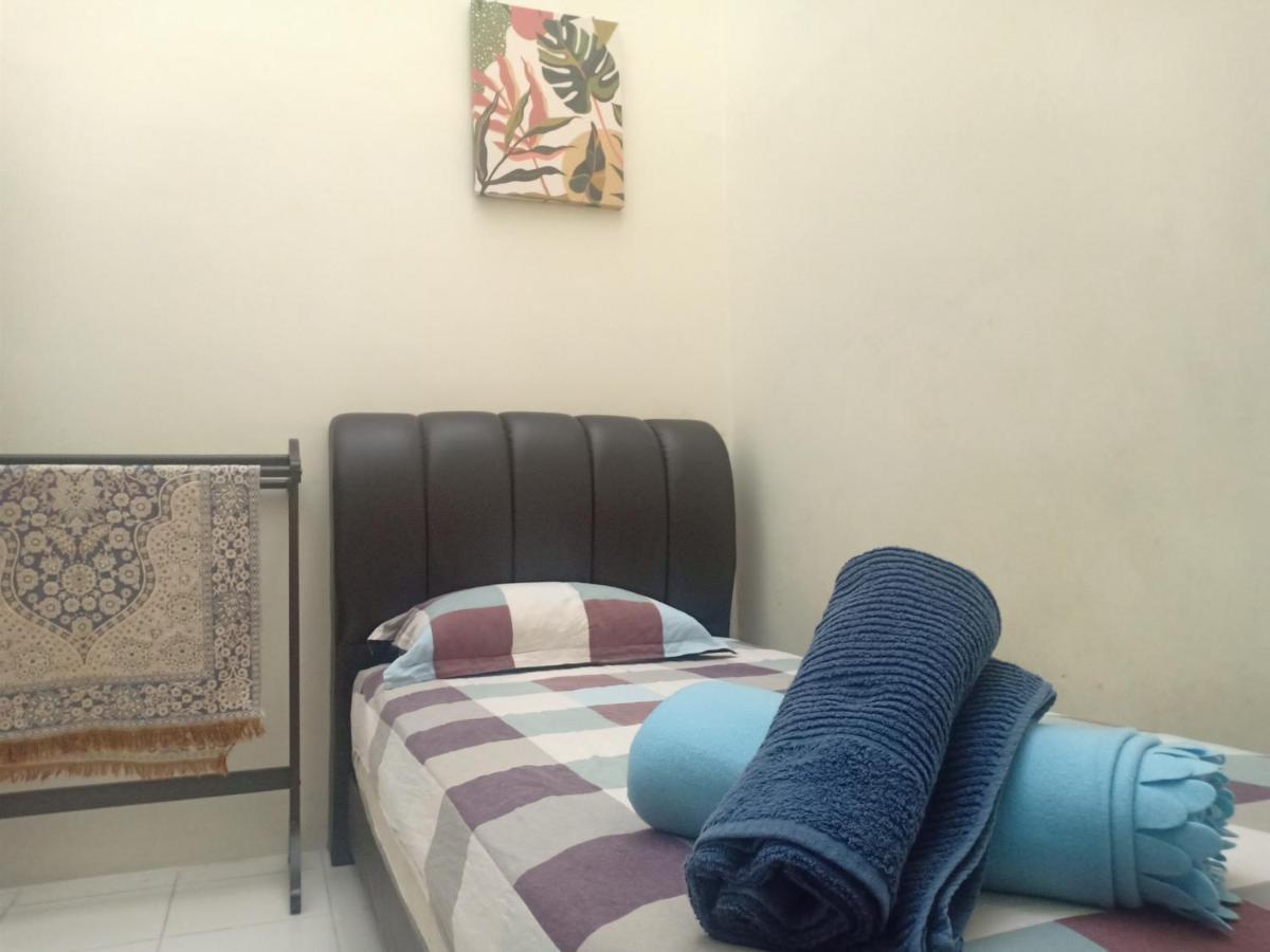 Kh Homestay Comfy N Calm Seri Manjung Exteriör bild